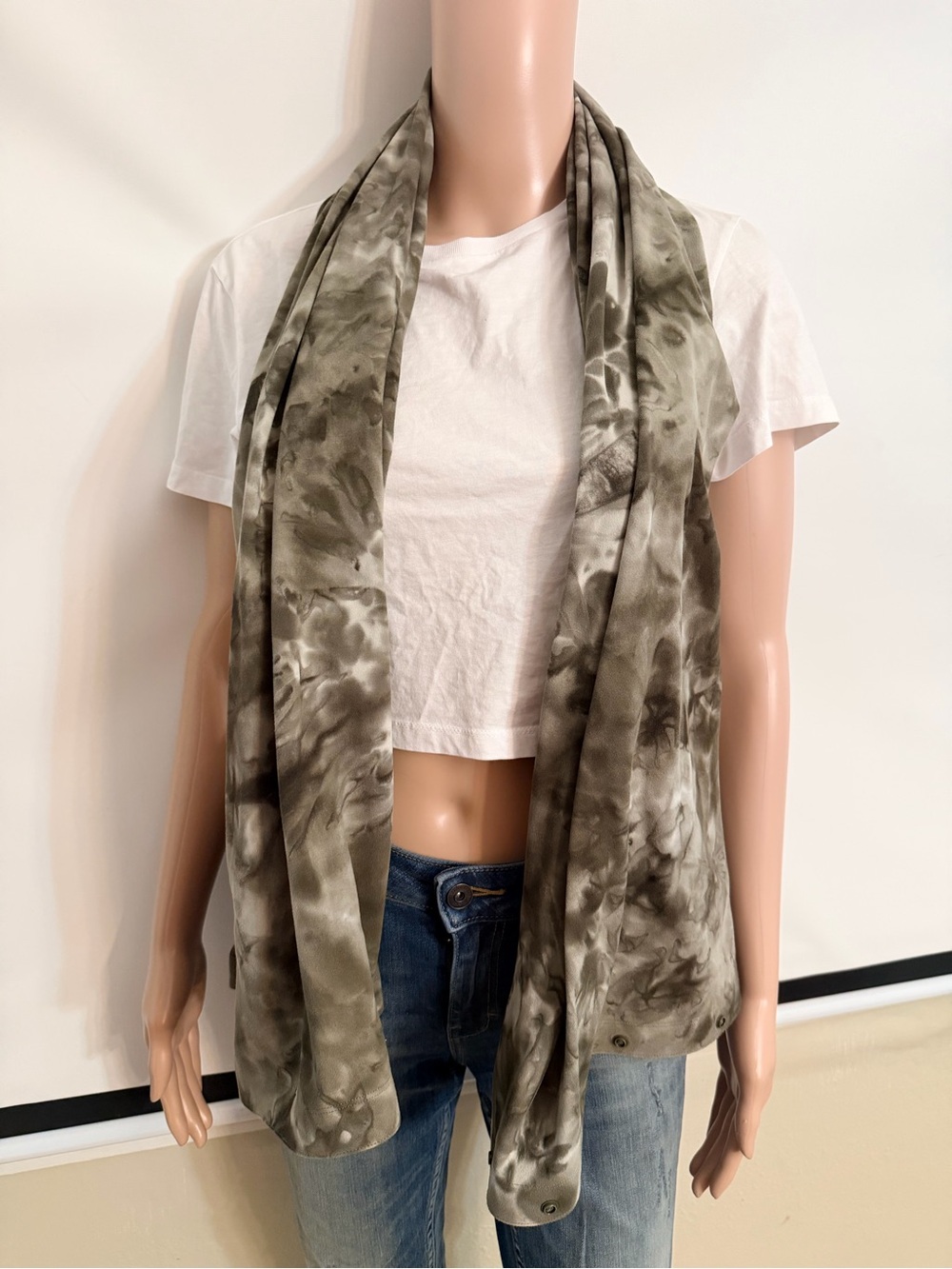Lululemon green scarf multiple used - Picture 4 of 5